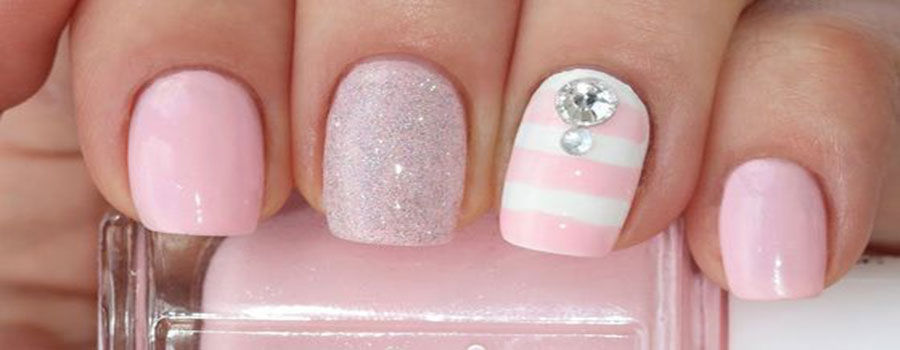 22 Cute Beach Themed Nails to Try This Summer - Sass Magazine