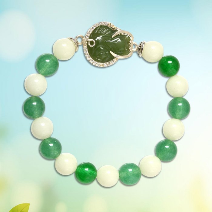 Picture of Mulany MB8018 Jade Stone With Fox Charm Healing Bracelet