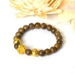 Hình ảnh Vòng Tay MB9004 Trầm Hương Với Charm Mạ Vàng