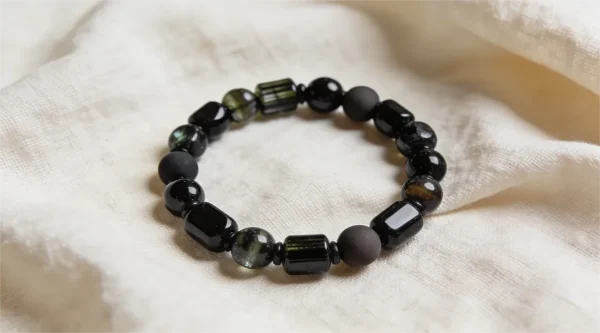 Picture of Ý Nghĩa Đá Black Tourmaline: Sự Vững Chãi Và Biểu Tượng Bảo Vệ