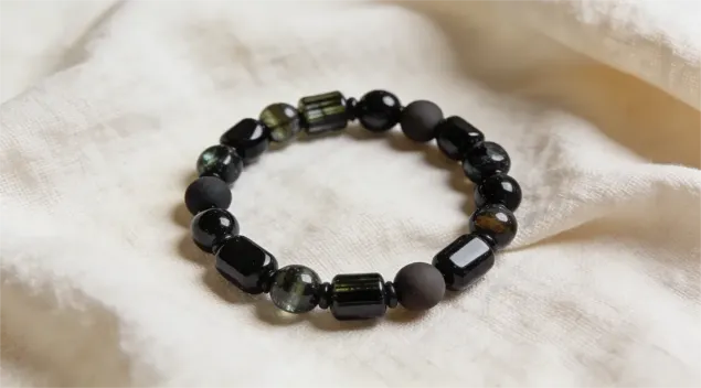 Picture of Ý Nghĩa Đá Black Tourmaline: Sự Vững Chãi Và Biểu Tượng Bảo Vệ
