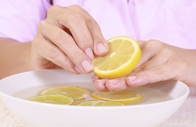 remove nail polish with lemon