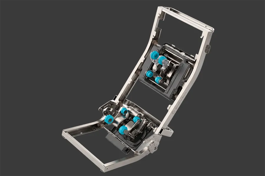 Hệ thống massage Dual 4D với hai bộ con lăn hoạt động độc lập của Osaki Aeris 4D Duo