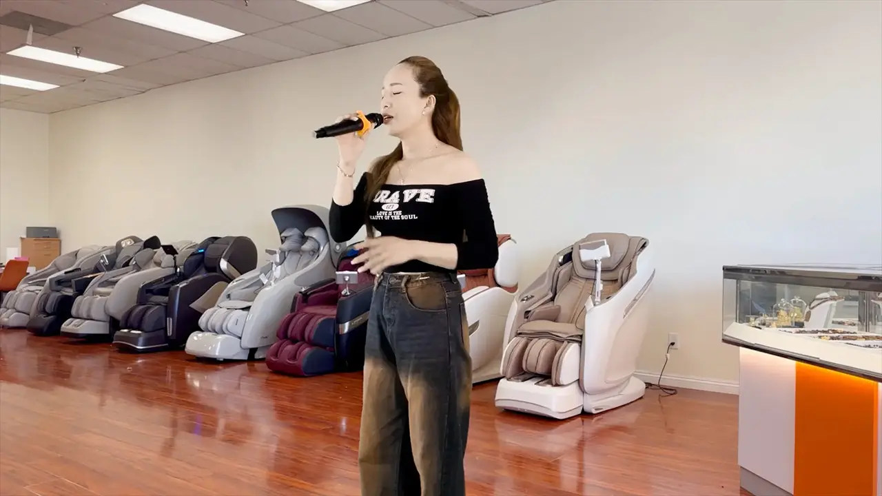 Ampyon Plus AKS-404 – Tower Analog Karaoke System video