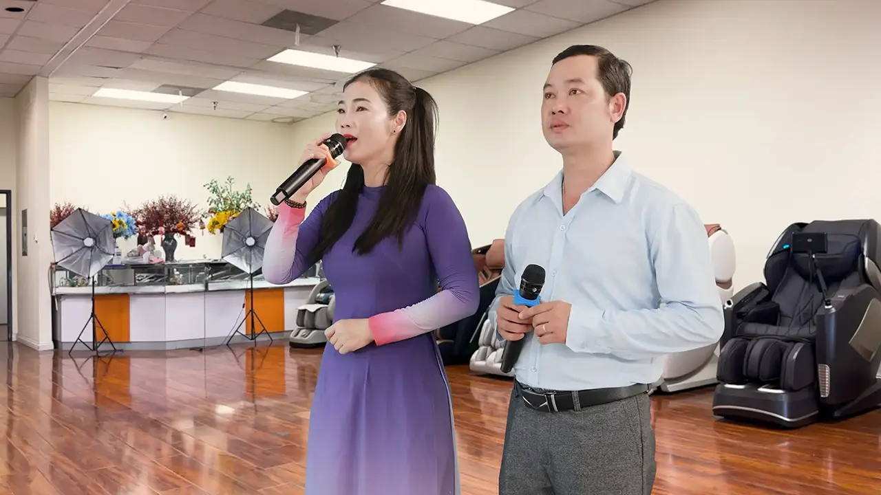 Ampyon Elite AKS-605 – Modern Hybrid Karaoke System video
