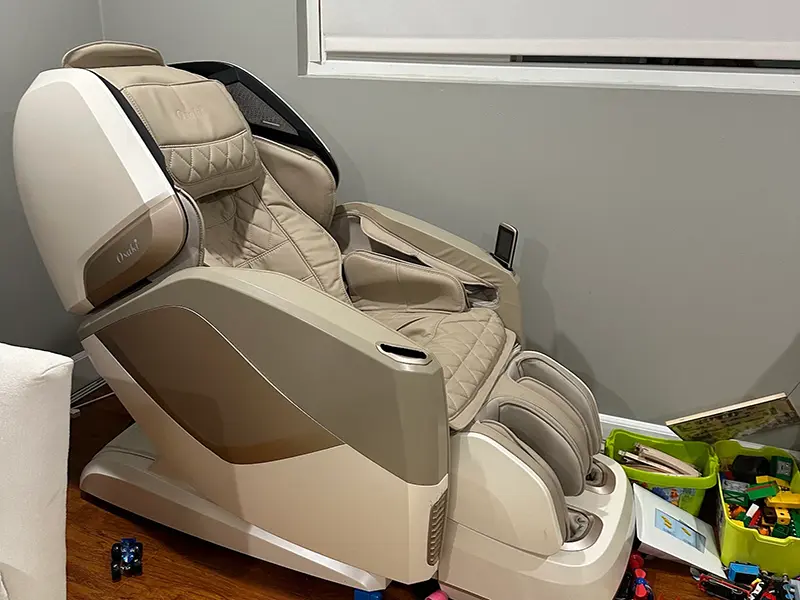 Massage chair photo uploaded by Google reviewer Kobe Nguyen
